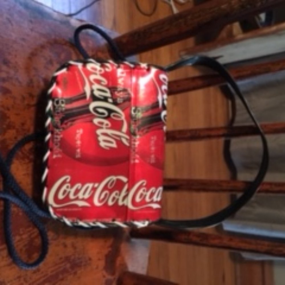 New - Vietnamese Coke Can Purse - Picture 2 of 3